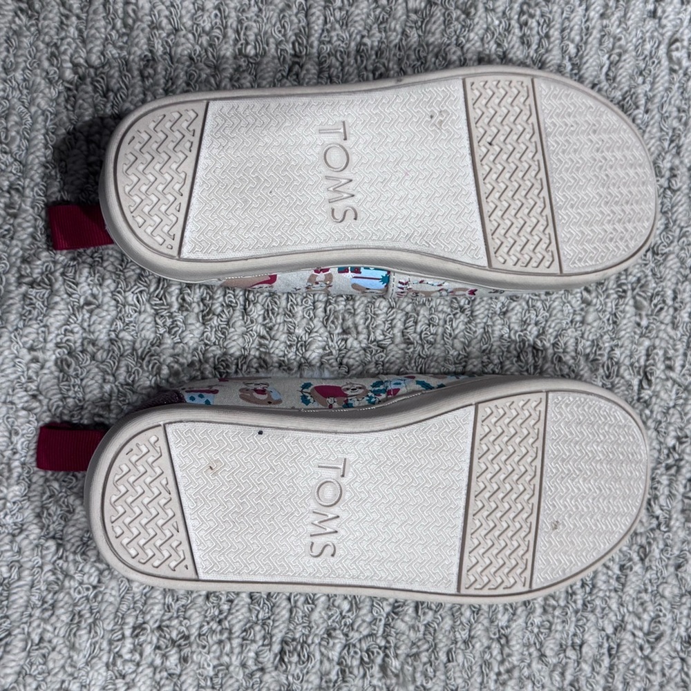 TOMS Cozy White Furry Slip-Ons - Picture 5 of 5